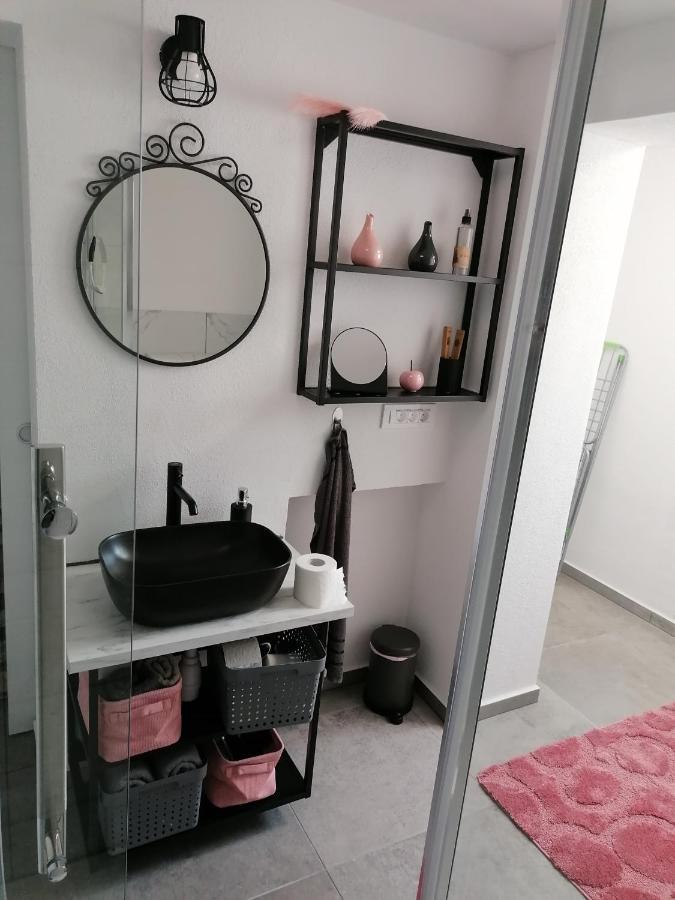 Apartma Pr Urarj コバリード エクステリア 写真
